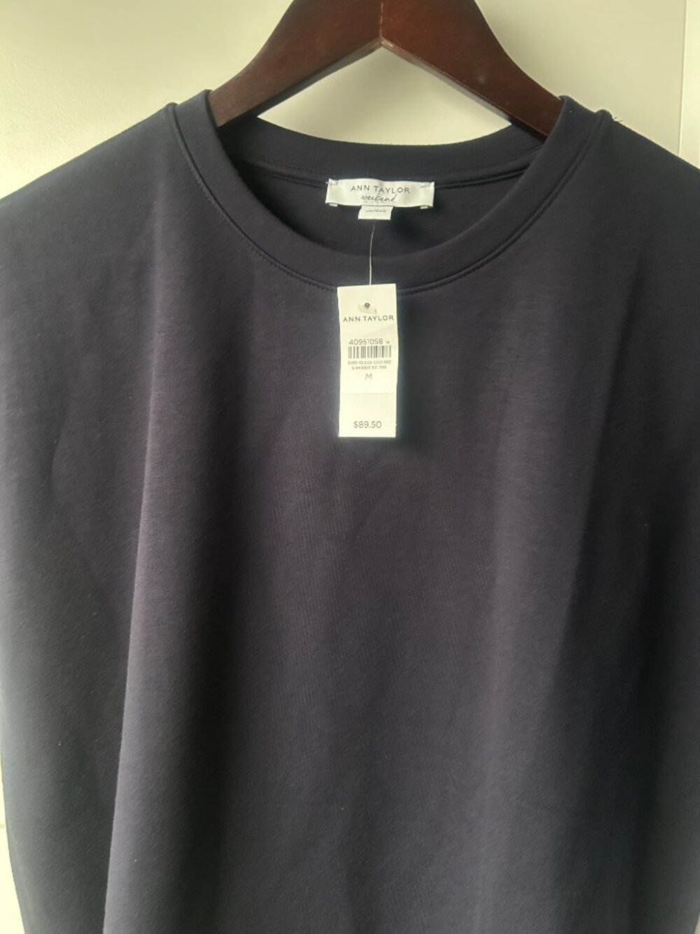 Ann Taylor Weekend Navy Blue Cap Sleeve Top, Size M, New With Tags - Picture 3 of 4